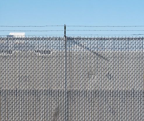 vertical-barb-wire-arm--1-5_8”-x-1-5_8”-galvanized-fence-accessorie-application-ss-p-